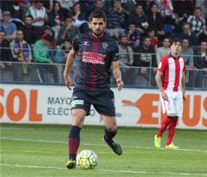 Fran Mérida contra el Bilbao Athletic | Foto: Diario del Altoaragón