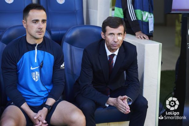 Ziganda en el banquillo antes del inicio del partido contra el filial del Villarreal. Foto: LaLiga