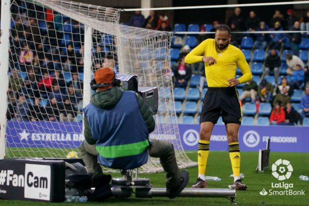 Bebé celebrando su primer gol con el Zaragoza