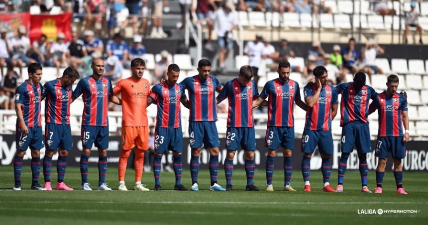 Primer once del Huesca en la temporada 2023-24, que jugó contra el Burgos en El Plantío. Foto: LaLiga