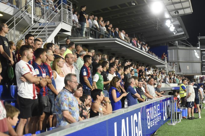 Afición de la SD Huesca ante el Tenerife