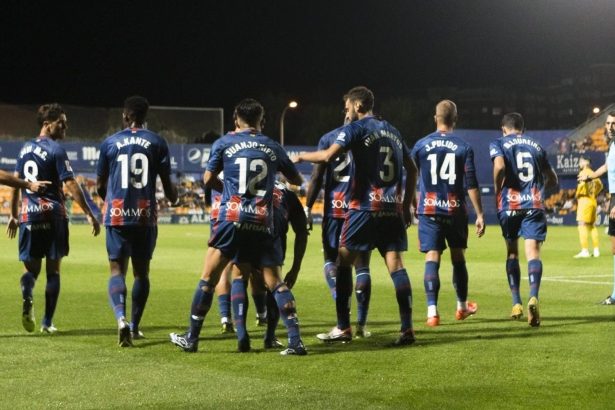 El Huesca ganó en Alcorcón