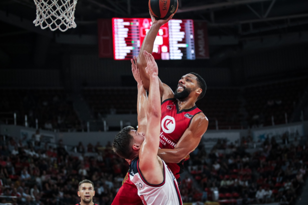 Okafor en el partido de hoy. Fuente: Casademont Zaragoza / E. Casas