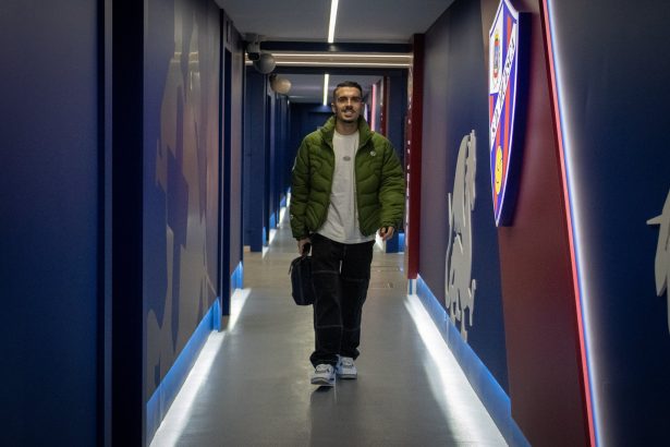 Joaquín Muñoz antes de un partido del Huesca