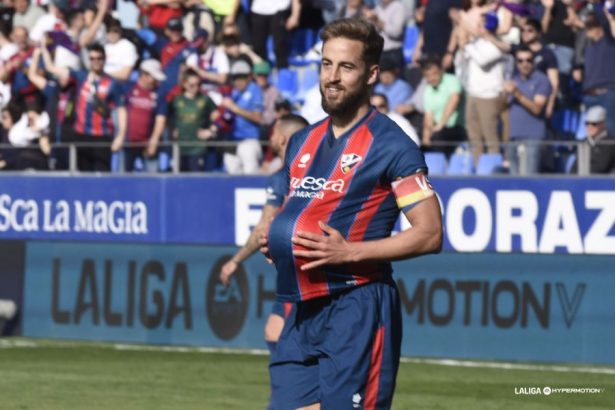 Significativa celebración de Pulido con su gol contra el Burgos. Foto: LaLiga