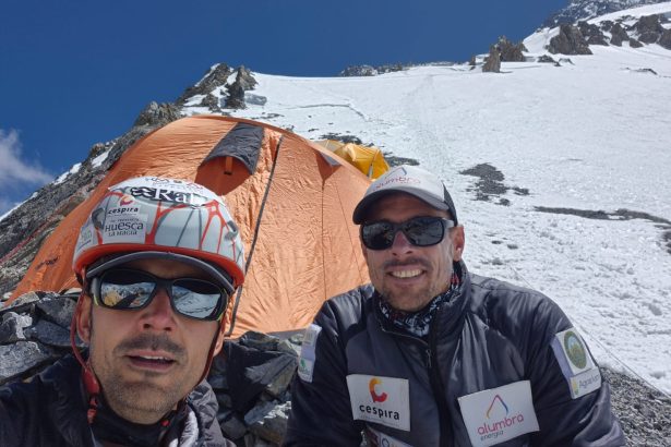 Cristóbal Cuello y Andrés Vilalta, protagonistas del podcast Planeta Montaña by Huesca La Magia, en su aventura al Broad Peak. Foto: C. C.