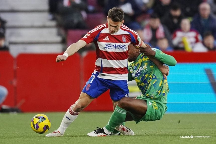 Las notas del Real Zaragoza en Granada: ridículo a pesar del empate